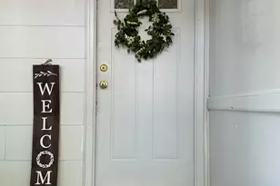 8 Rogers Pl, Manchester, CT 06040 - Photo 1