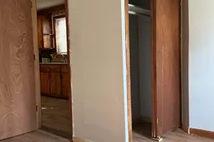 8 Rogers Pl, Manchester, CT 06040 - Photo 9