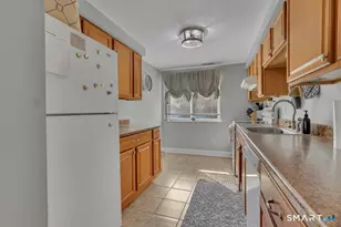 11 Valley Run Dr, Cromwell, CT 06416 - Photo 9