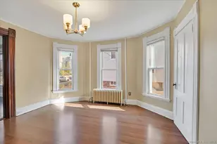 29 Fairview St, West Hartford, CT 06119 - Photo 9