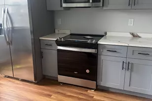 60 Arnold St, Hartford, CT 06106 - Photo 1