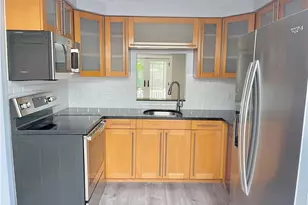 35 Seaside Ave, Stamford, CT 06902 - Photo 3