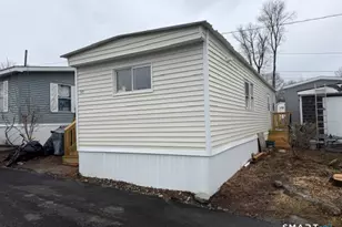 55 Sugar St, Newtown, CT 06470 - Photo 3