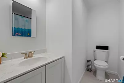 156 Dayton Road, Bridgeport, CT 06606 - Photo 15