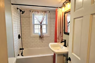 895 Vauxhall Street Ext., Waterford, CT 06385 - Photo 17