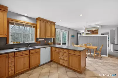 15 Farm Brook Court, Hamden, CT 06514 - Photo 9