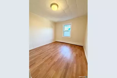 9 Meridian Street #3, Plymouth, CT 06786 - Photo 5