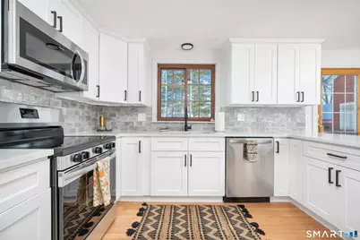 35 Jasmine Street, Bristol, CT 06010 - Photo 15