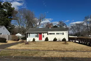 38 Greenhurst Ln, East Hartford, CT 06118 - Photo 3