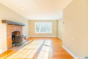 140 N Frontage Rd, Killingly, CT 06239 - Photo 11