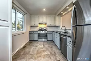 132 Bison Ln, Stratford, CT 06614 - Photo 13