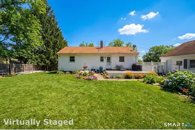 8 Manor Road, Montville, CT 06370 - Photo 3