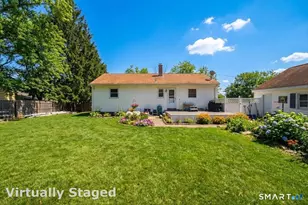 8 Manor Rd, Montville, CT 06370 - Photo 3