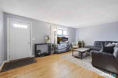 8 Manor Road, Montville, CT 06370 - Photo 5