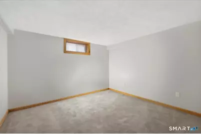 8 Manor Road, Montville, CT 06370 - Photo 17