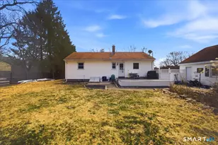 8 Manor Rd, Montville, CT 06370 - Photo 23