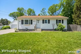 8 Manor Rd, Montville, CT 06370 - Photo 1