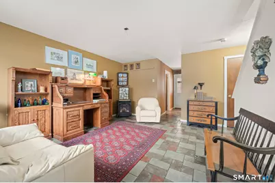 16 Crosswinds Lane, Waterbury, CT 06705 - Photo 3