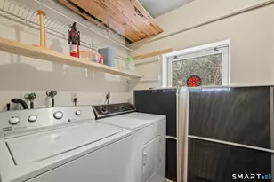 16 Crosswinds Ln, Waterbury, CT 06705 - Photo 7