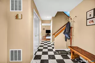 8 Ironwood Rd, West Hartford, CT 06117 - Photo 5