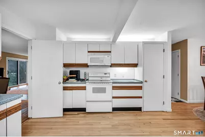 8 Ironwood Road, West Hartford, CT 06117 - Photo 9