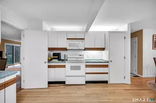 8 Ironwood Rd, West Hartford, CT 06117 - Photo 9