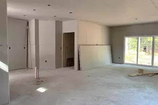 24 Village Cir, Guilford, CT 06437 - Photo 13