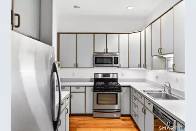 18 Fair Street #APT 5, Guilford, CT 06437 - Photo 17