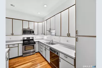 18 Fair Street #APT 5, Guilford, CT 06437 - Photo 15