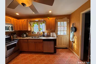 47 Juniper Ridge Drive, Waterbury, CT 06708 - Photo 3