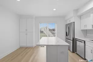 33 Main St, Meriden, CT 06451 - Photo 5