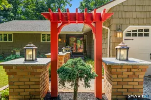 92 Kenmore Rd, Bloomfield, CT 06002 - Photo 27