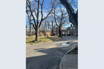 419 Iranistan Avenue, Bridgeport, CT 06604 - Photo 3