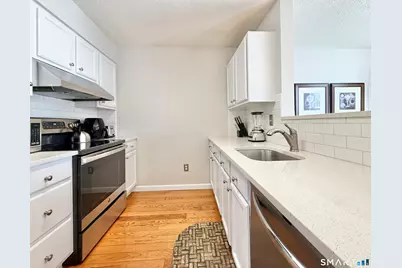 46 Young Dixon Way #46, Stamford, CT 06902 - Photo 7