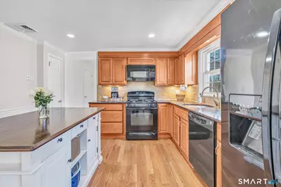 36 Greenbrier Road, Trumbull, CT 06611 - Photo 13