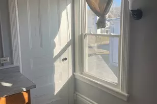 51 Broad St, Norwich, CT 06360 - Photo 11