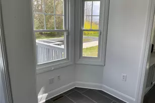 36 Washington Ave, Woodbury, CT 06798 - Photo 9