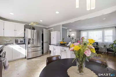 1 Phillips Street #APT 4, Norwalk, CT 06850 - Photo 5