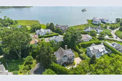 11 Edgewater Hillside, Westport, CT 06880 - Photo 1