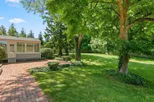 127 S Gate Ln, Fairfield, CT 06890 - Photo 27