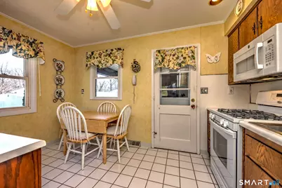 25 Cameo Court, Stratford, CT 06614 - Photo 17