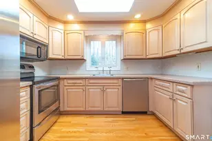 200 Howard Dr, Hamden, CT 06514 - Photo 9