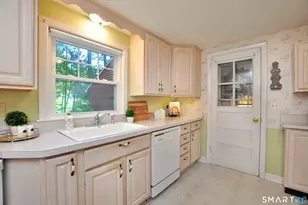 5 Robin Rd, Simsbury, CT 06070 - Photo 11