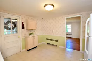 5 Robin Rd, Simsbury, CT 06070 - Photo 9