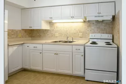 2 Hamre Lane #D, Branford, CT 06405 - Photo 9