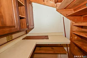 36 Peck St, Norwich, CT 06360 - Photo 11