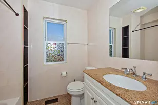 36 Peck St, Norwich, CT 06360 - Photo 15