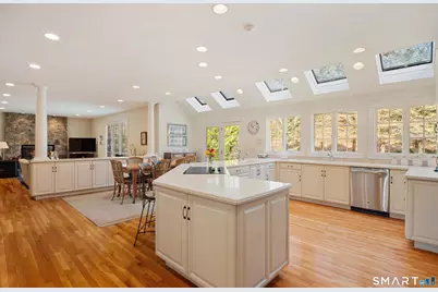 42 Dogwood Lane, Stamford, CT 06903 - Photo 15