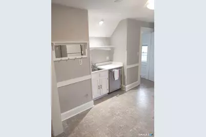 158 Scofield Avenue #3rd floor, Bridgeport, CT 06605 - Photo 5