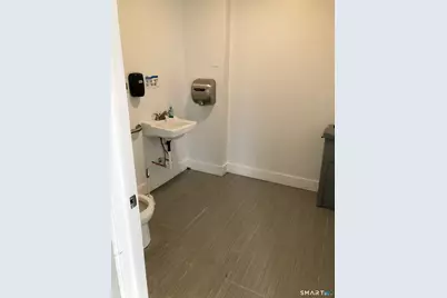 19 Derby Avenue, Derby, CT 06418 - Photo 9